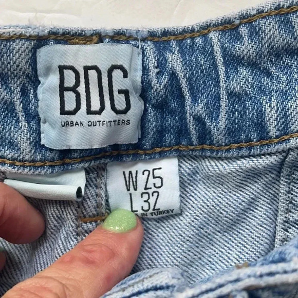 BDG Edie slim fit high rise jeans, raw hem. Medium/light wash. Women’s size 25 - Picture 5 of 14